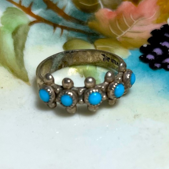Petite Point Turquoise Sterling Silver Ring Vintage Native American - Picture 4 of 4